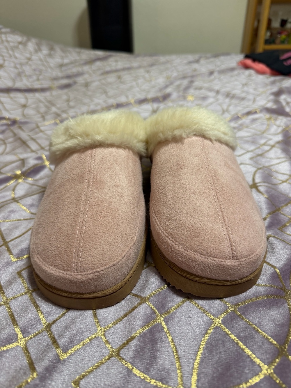 💥 WOMENS Cozy Pink Faux-Fur Slip-On Slippers